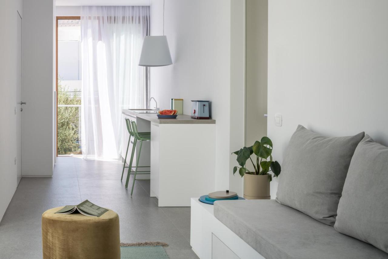 Villa Mimaze Minimalist Living เอลุนดา ภายนอก รูปภาพ